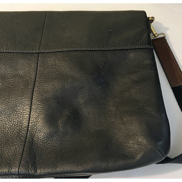 Fossil Explorer XL Black Leather Fold Over Crossbody Hobo Tote Shoulder Bag - Picture 13 of 16